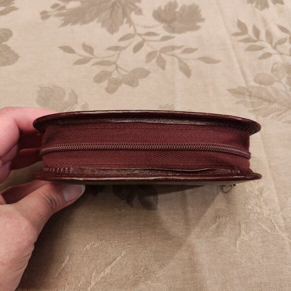 Vintage Toiletry Travel Kit, New with Tags! - Picture 10 of 14